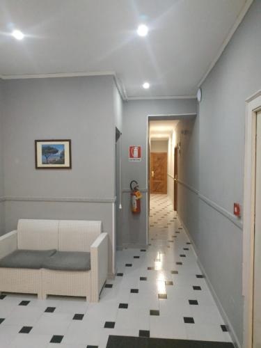 Hotel Luna Rossa in Naples
