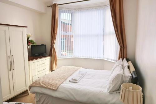 Whitburn Guest House About 7 mins Walk To The City Free Internet TV 2