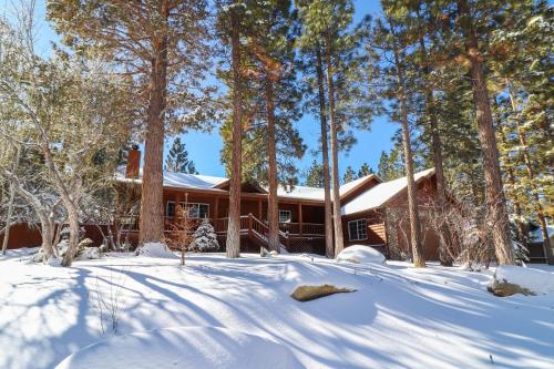 Eagle Mountain Lodge in Big Bear Lake, USA