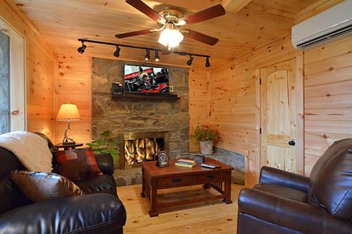 #820 Honeymoon Hideaway - main image