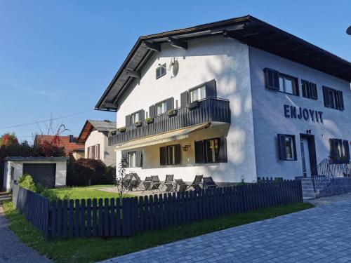 Enjoyit Velden West – Velden, CA