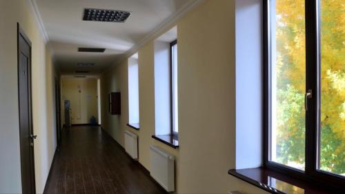 Faciliteter, Sem Uglov in Tiraspol