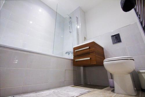 Modern 2 Bed Apartment with Central Location, Birmingham (foto 10)