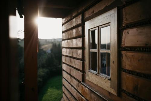 Chalupa pod Skleným Vŕškom (Chalupa pod Sklenym Vrskom) in Huti