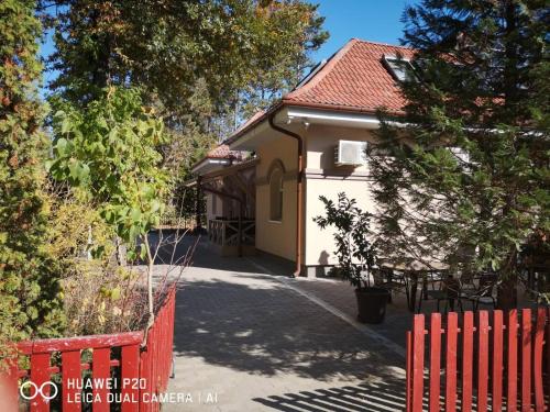 The Corner House Panzió - image 3