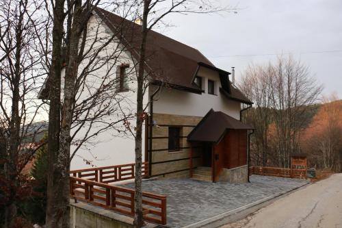Lucky Kop Apartmani & Restoran - image 10