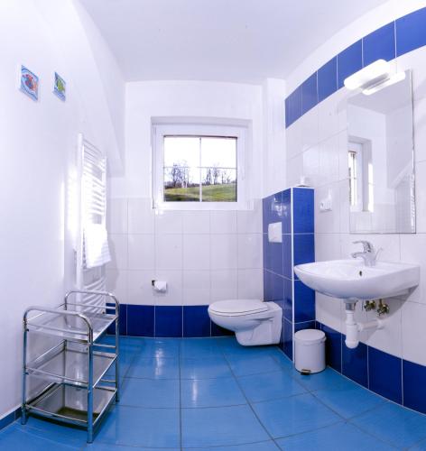 Double Room with Private Bathroom image 5