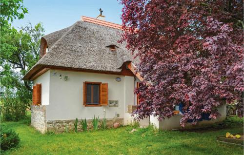  Two-Bedroom Holiday Home in Csopak, Unterkunft in Csopak