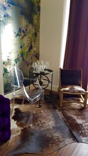 Purple Dog Suites - image 8
