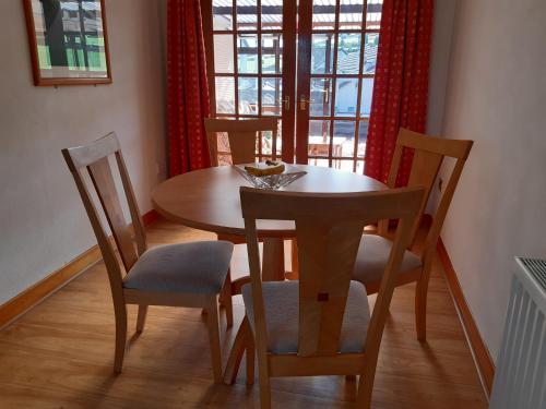 Зручності, Leafield Holiday Home in Странрер