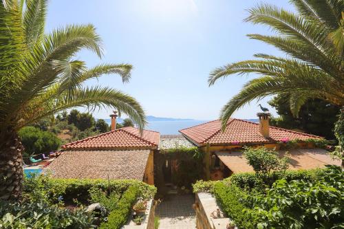  Amazing luxury private apartment Birds majestic view near the sea in Achladies
