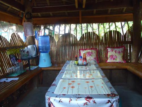 LHOYJEAN Garden Hostel in Batuan