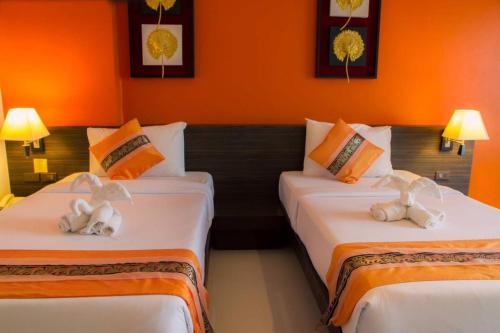 Twin Hotel – Ko Phuket, WY