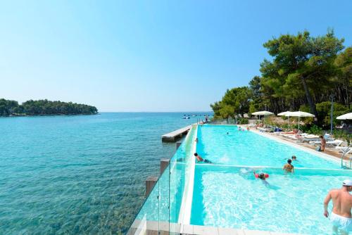 A környék, Crvena Luka Resort in Biograd na Moru