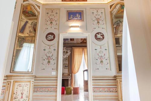 MarcheAmore - Stanze della Contessa, Luxury Flat with private courtyard, Fermo (foto 7)