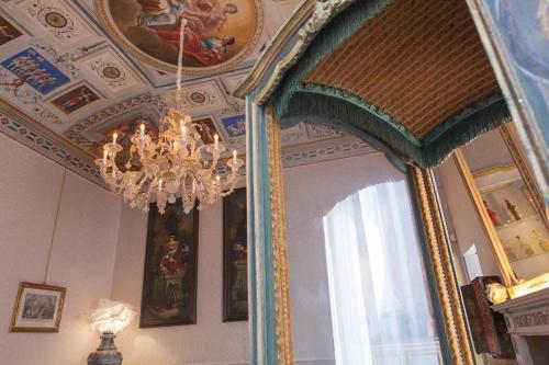 MarcheAmore - Stanze della Contessa, Luxury Flat with private courtyard, Fermo (foto 4)