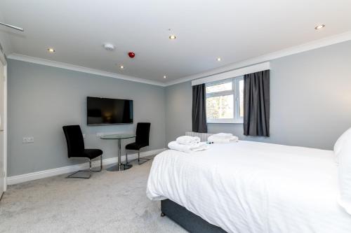 City Apartments - Sycamore Place - image 14