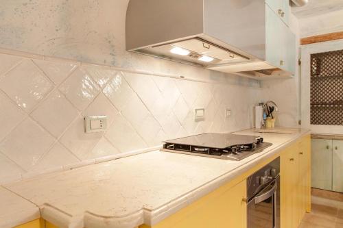 MarcheAmore - Il Passaggio Segreto, luxury loft with private courtyard, Fermo (foto 9)