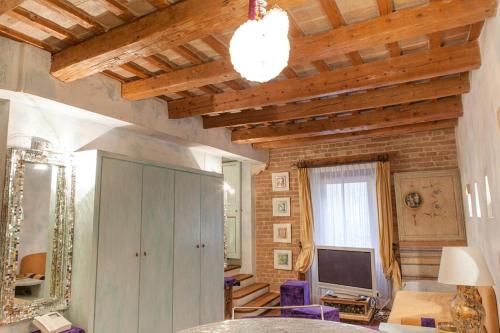 MarcheAmore - Il Passaggio Segreto, luxury loft with private courtyard, Fermo (foto 7)