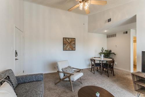 Relaxing Midland Suite + Pool - image 4