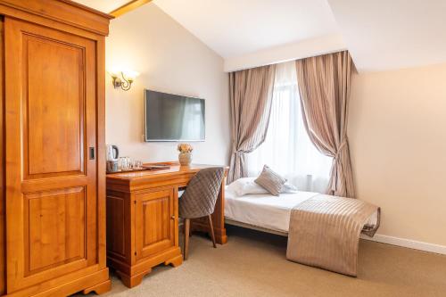 RED CONFORT HOTEL Boutique - image 7