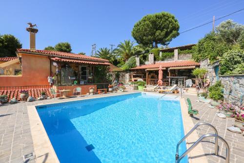  Amazing luxury private apartment Birds majestic view near the sea in Achladies