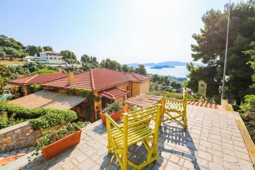  Amazing luxury private apartment Birds majestic view near the sea in Achladies