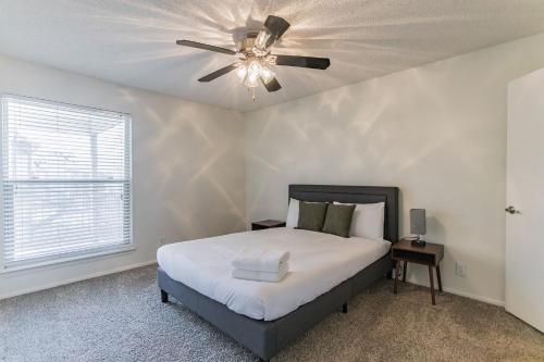 Relaxing Suite Just Outside Downtown Midland - image 3