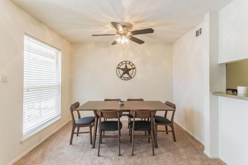 Spacious Midland Suite + Central Location - image 6