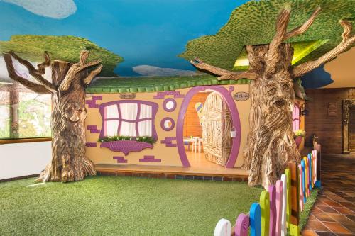 Melia Room (2 Adults + 1 Child)