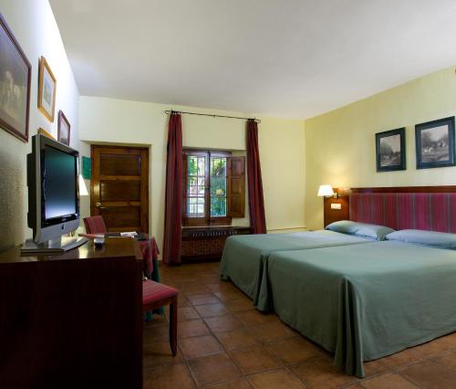 3 twin beds