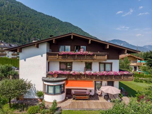 Inviting Chalet in Kirchdorf in Tirol near City Centre - Apartment - Kirchdorf