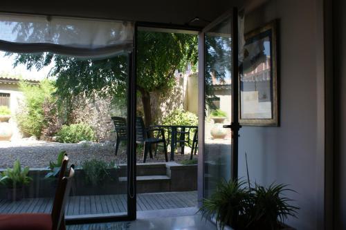 Kert, Hotel Viaurelia in Montblanc