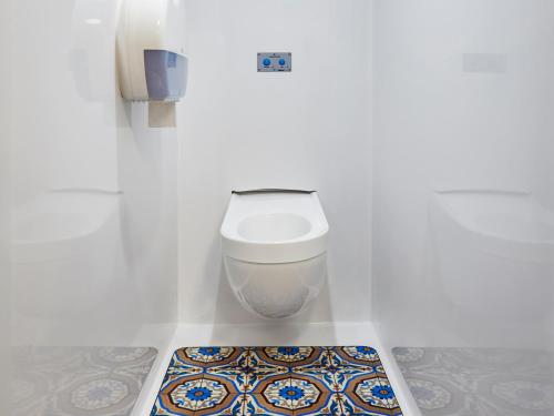 hotelF1 Laval - image 11