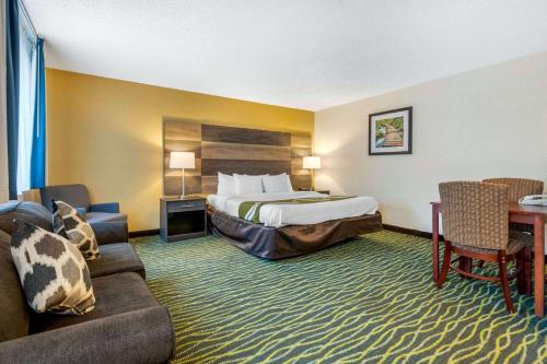 Quality Inn & Suites Leesburg Chain of Lakes