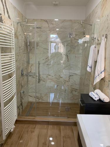 Colony Apartments - image 14