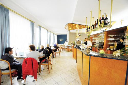 Cafe am Donautor - main image