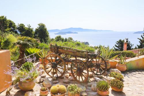  Majestic near sea Luxury private apartment Fire stunning view in Achladies