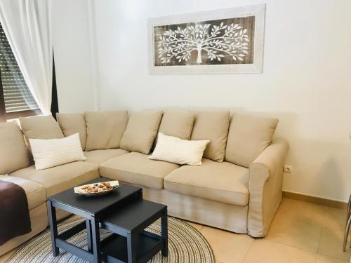 El Mocan Luxury Apartment - Tap to explore photos