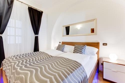 Apartment image 10