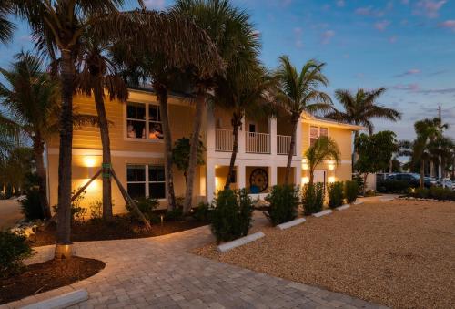 Escape Coastal Resort on Casey Key in Laurel (FL)