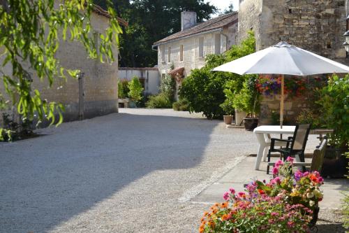 Le Moulin de Lusseau - Chambre d'hôtes - Chef-Boutonne