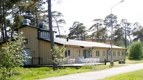 Gotlands Idrottscenter Vandrarhem - Hotel - Fårösund