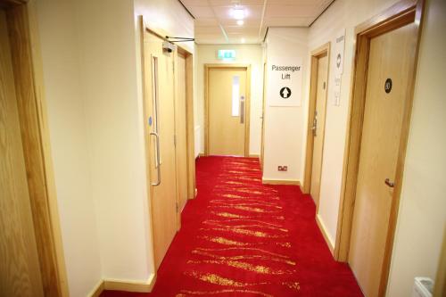 Cambridge Hotel - image 4