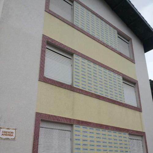 Edificio America - Apartamento amplo e 2 quadras da praia