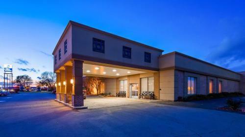 . Best Western Crossroads of the Bluffs