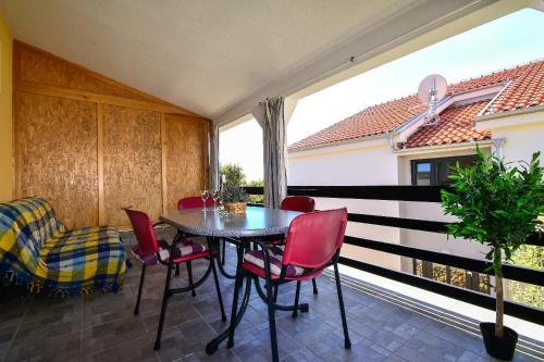  Apartments Mare-100m from sea in Mandre