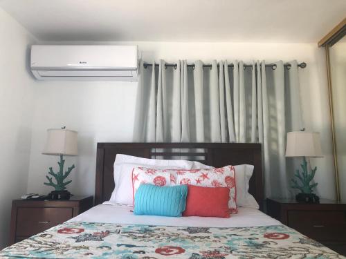 1 queen bed, 1 twin bed