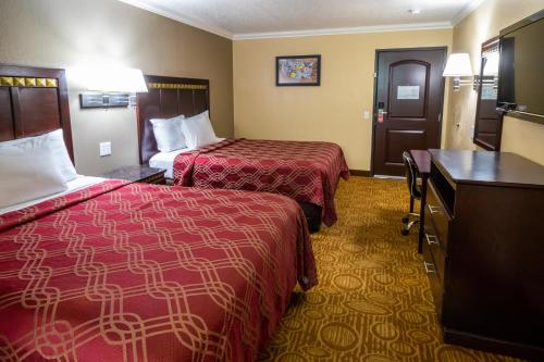 Queen Room with Two Queen Beds - Non-Smoking