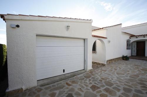 Villa image 5